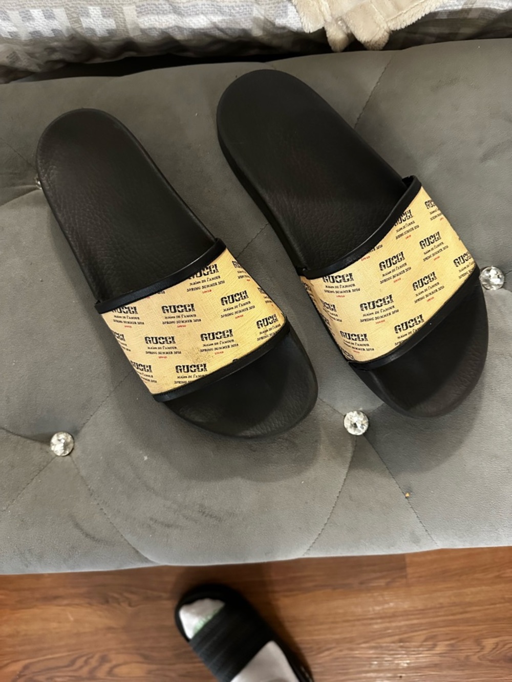 Gucci Beige Logo Strap Black Slide Sandals